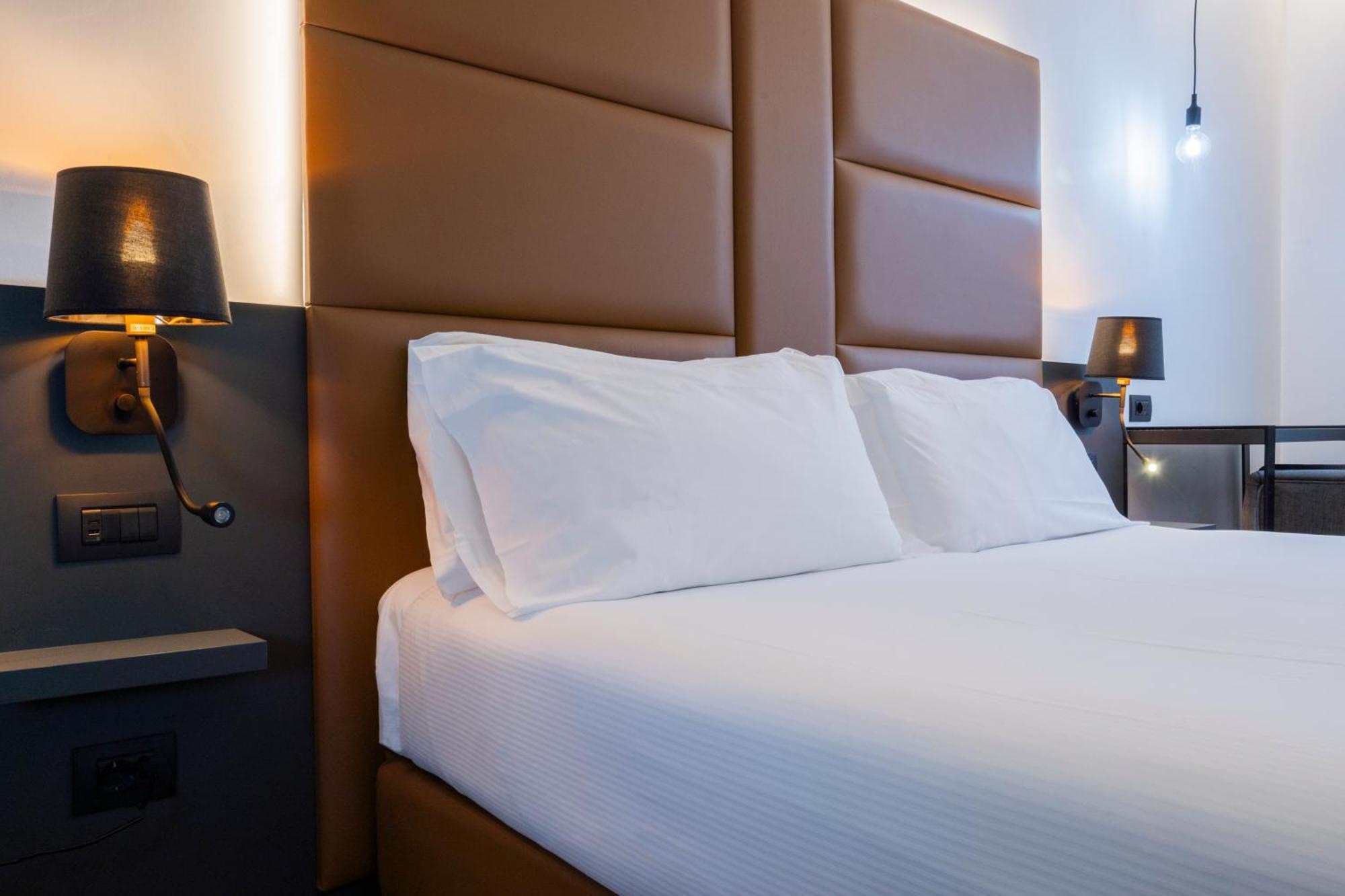 London Hotel — Photos 1